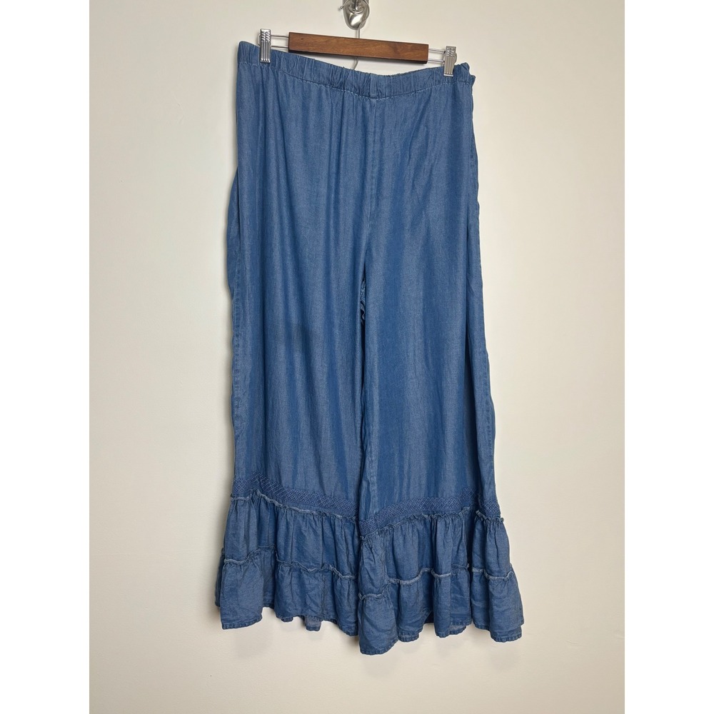 Cato Cropped Bloomer Wide Leg Pants Size 18/20W Blue Chambray Ruffle Hem Boho